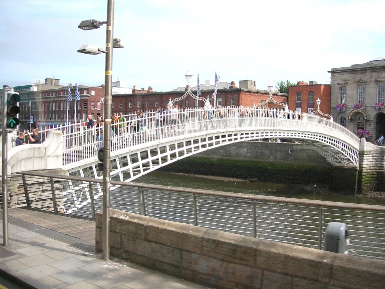 Die Half Penny Bridge in Dublin