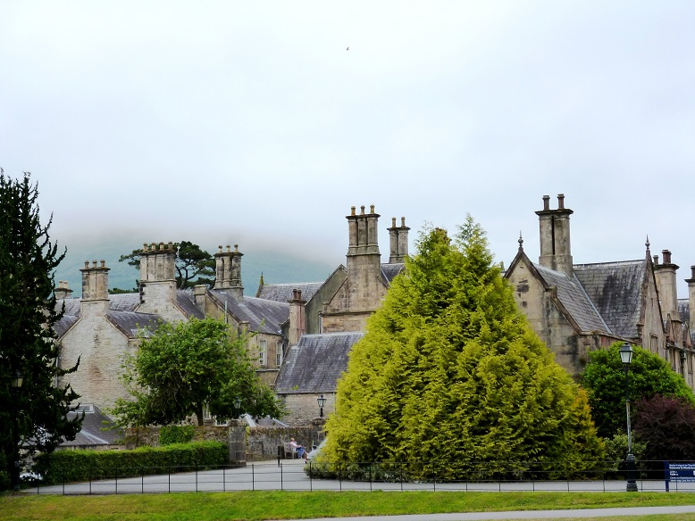 Muckross House liegt inmitten eines riesigen Parks