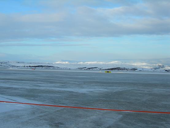 Am Flugvorfeld in Kirkenes