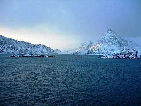 Morgengrauen in der Polarlandschaft